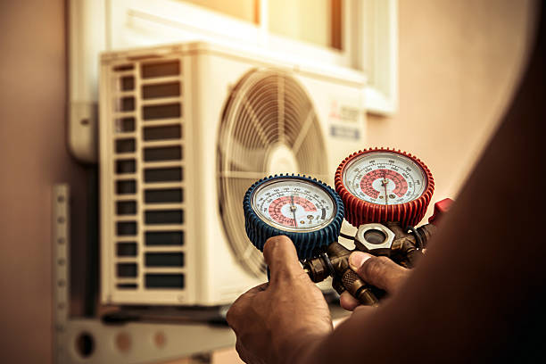 Professional Ac Installation technician working in Breckenridge, TX